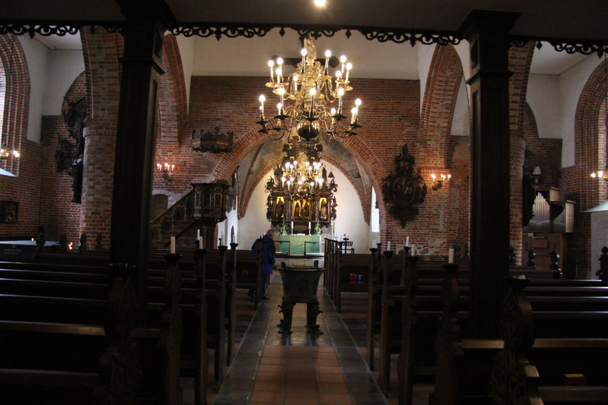  Im Inneren der St. Nicilai Kirche 
